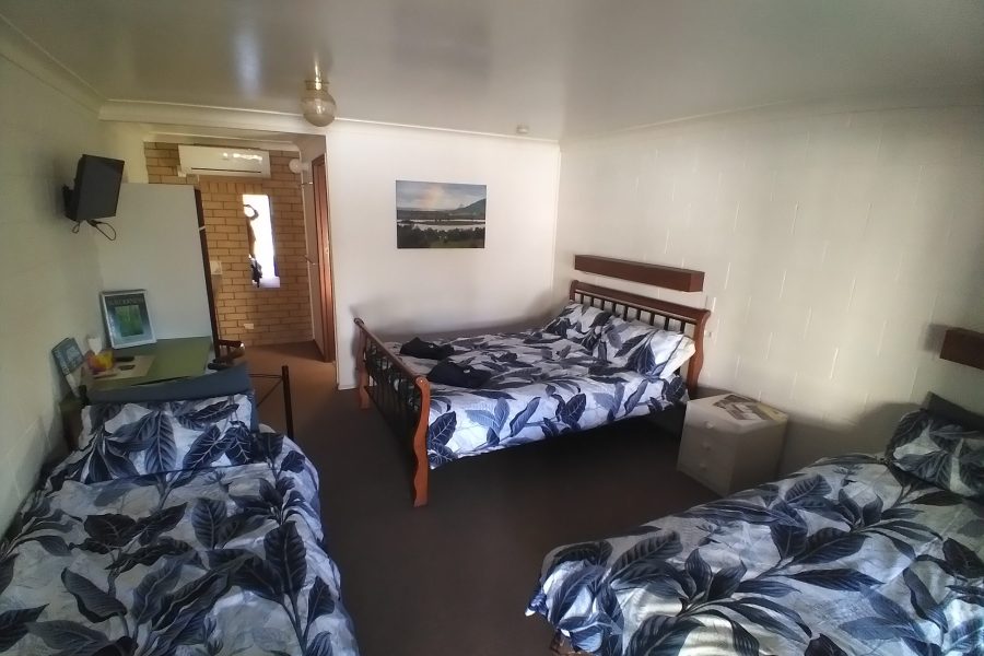 Toogoolawah Motel - Family Room layout